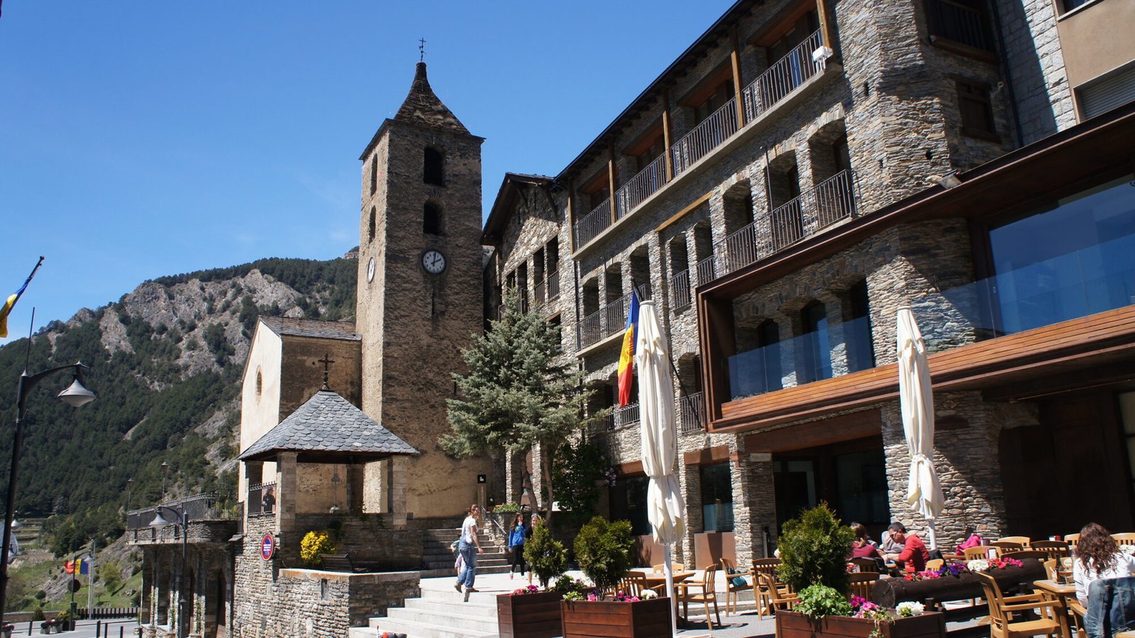 Abans de dinar al Restaurant Borda Xixerella tenim ganes d’explorar els pobles que tenim a prop com és ara Pal o Ordino