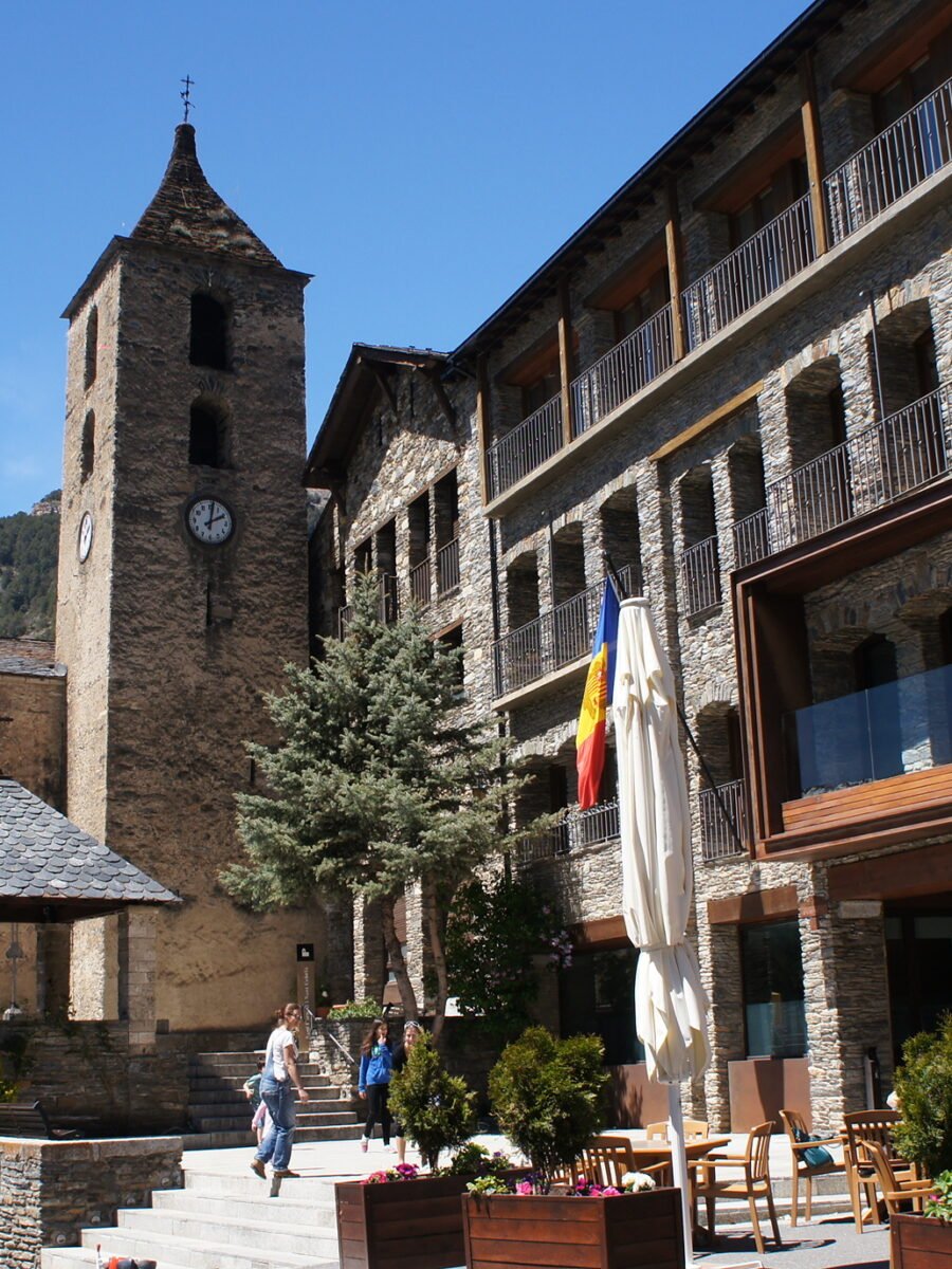 Abans de dinar al Restaurant Borda Xixerella tenim ganes d’explorar els pobles que tenim a prop com és ara Pal o Ordino