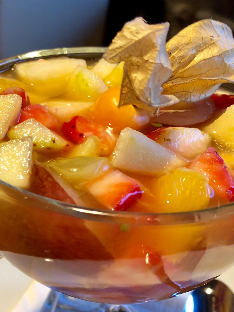 Sí, sí, una macedònia de fruites, també és una recepta tradicional.