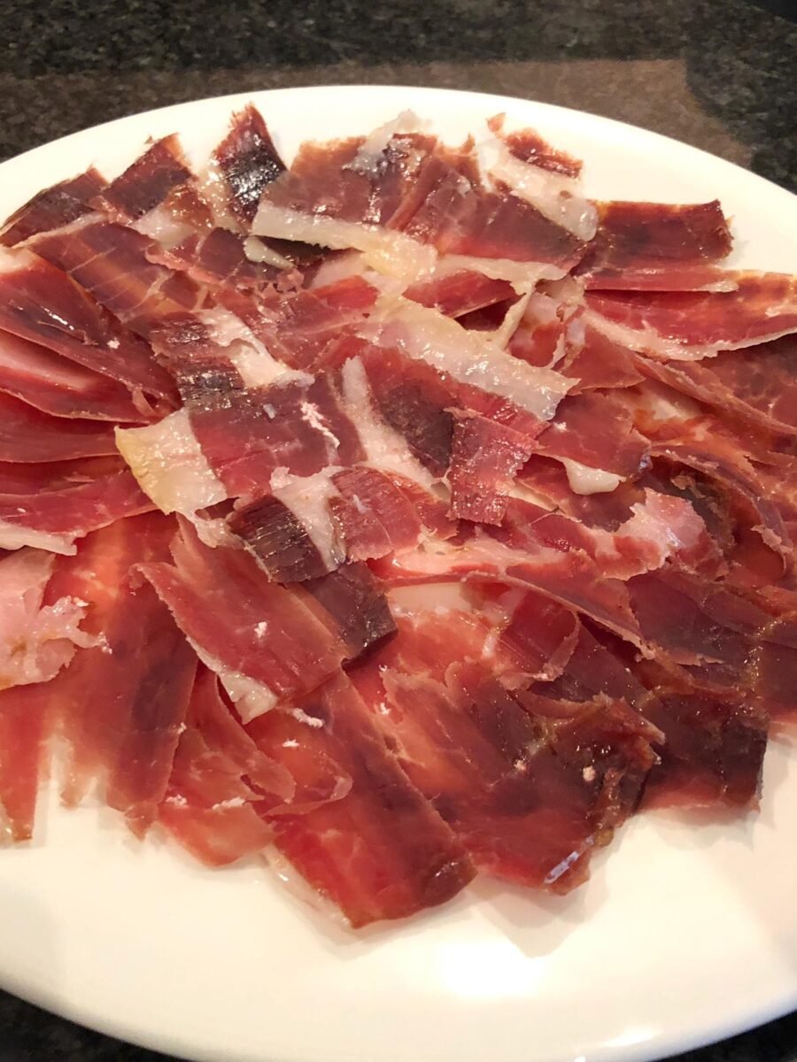 Un entorn increïble a la Borda Xixerella Restaurant a Erts cami de Pal. Reserves T.+376749517 Borda Xixerella
