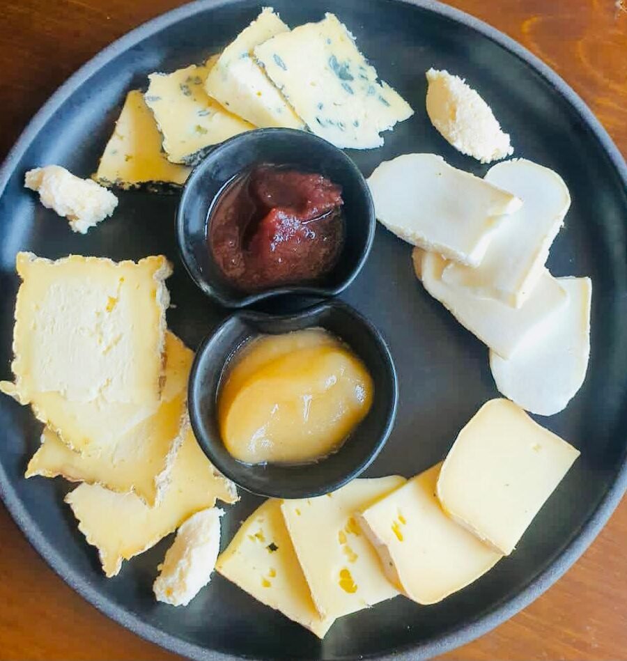 Intentem preparar el plat de formatge perfecte de postres o d’entrant