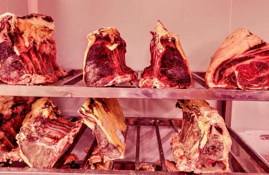 Treballem les millors carns prèmium: wagyu, kobe, charolesa, semmental, etc