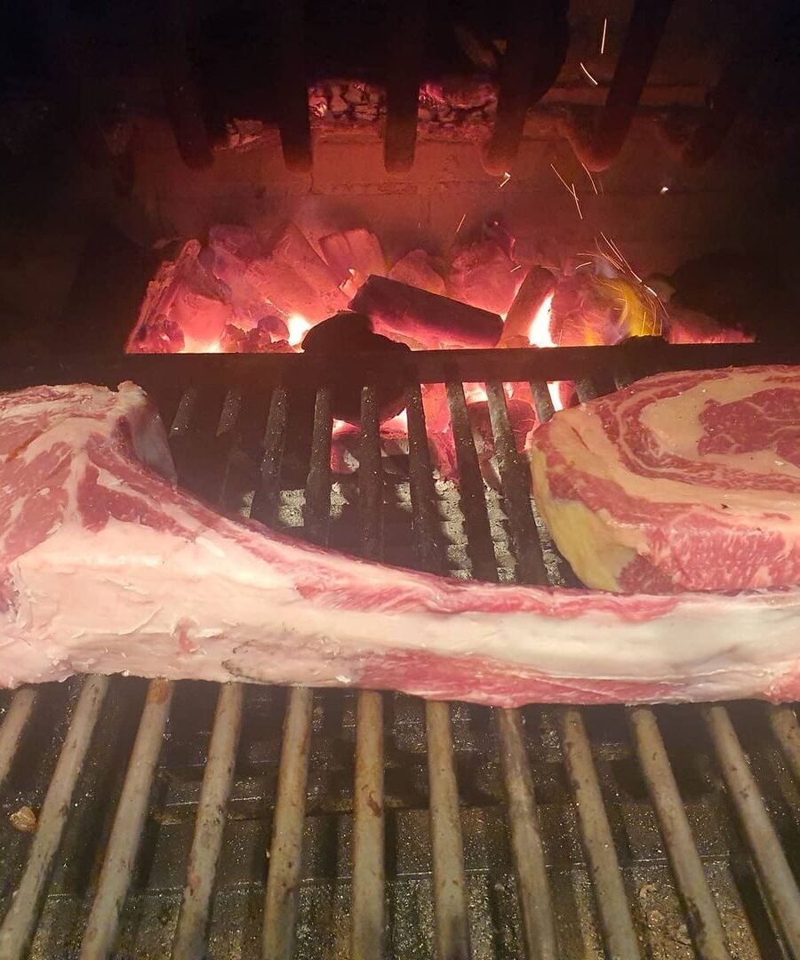 Tomahawk de Vaca Madurada a la Parrilla