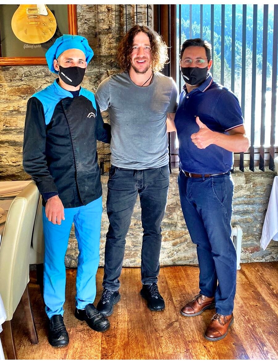 Gràcies, Carles Puyol per la teva visita a la Borda Xixerella