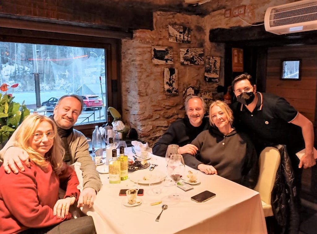 Gràcies per la vostra visita gran família Ventin - Fuertes a la Borda Xixerella Restaurant, volem aprofitar per desitjar-vos un magnífic any 2022.