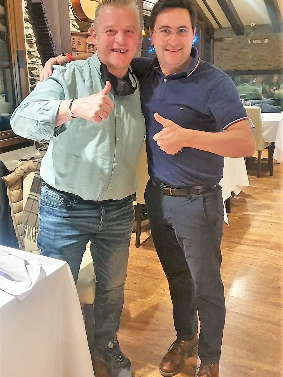 Gràcies, Carles Flinch de Can Manel per la teva visita al nostre Restaurant