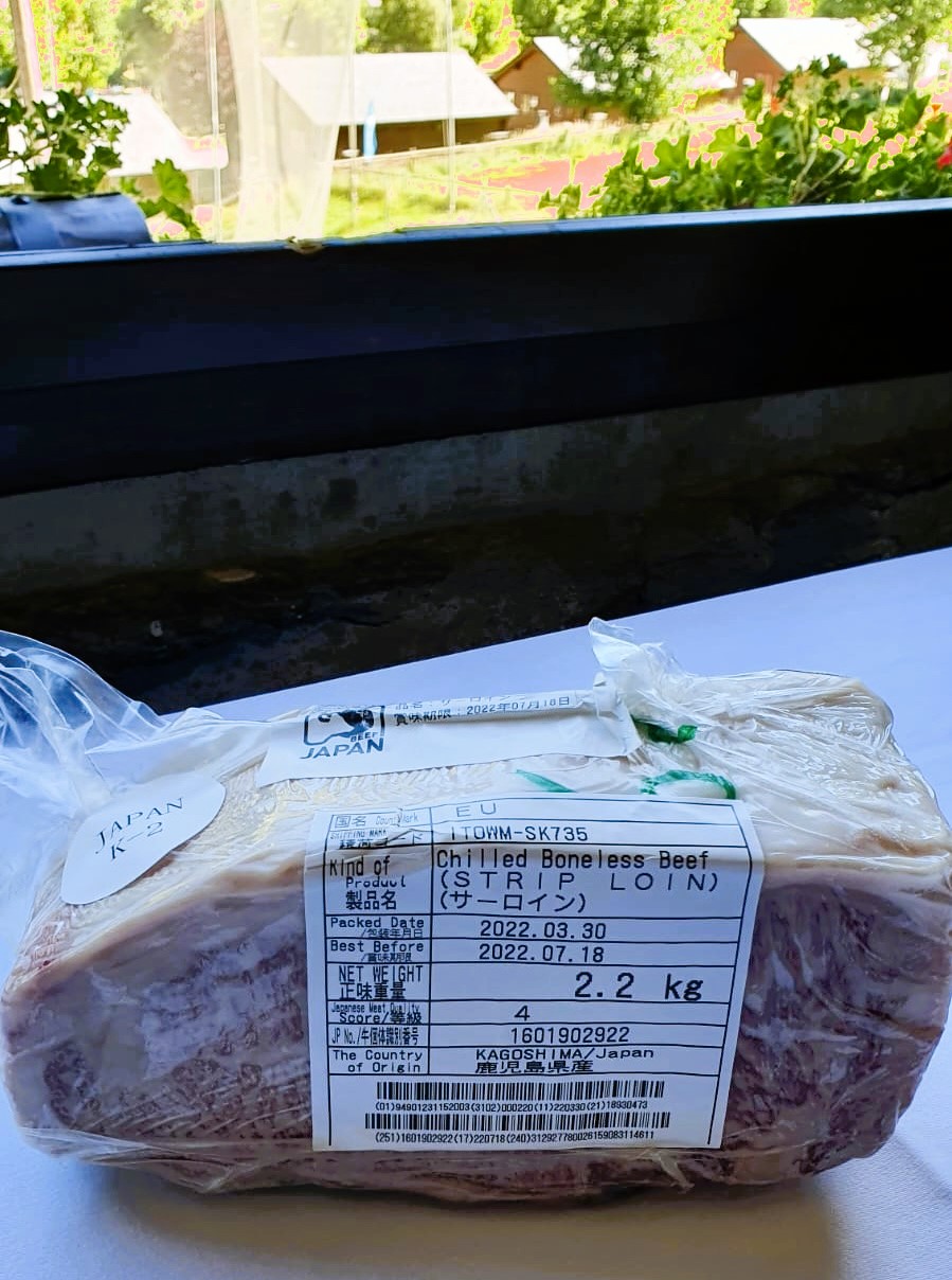 Nos ha llegado la carne de KOBE después de meses de espera. Wagyu y Kobe no son lo mismo. Toda la carne de Kobe es wagyu, pero no todos los wagyu producen carne de Kobe.