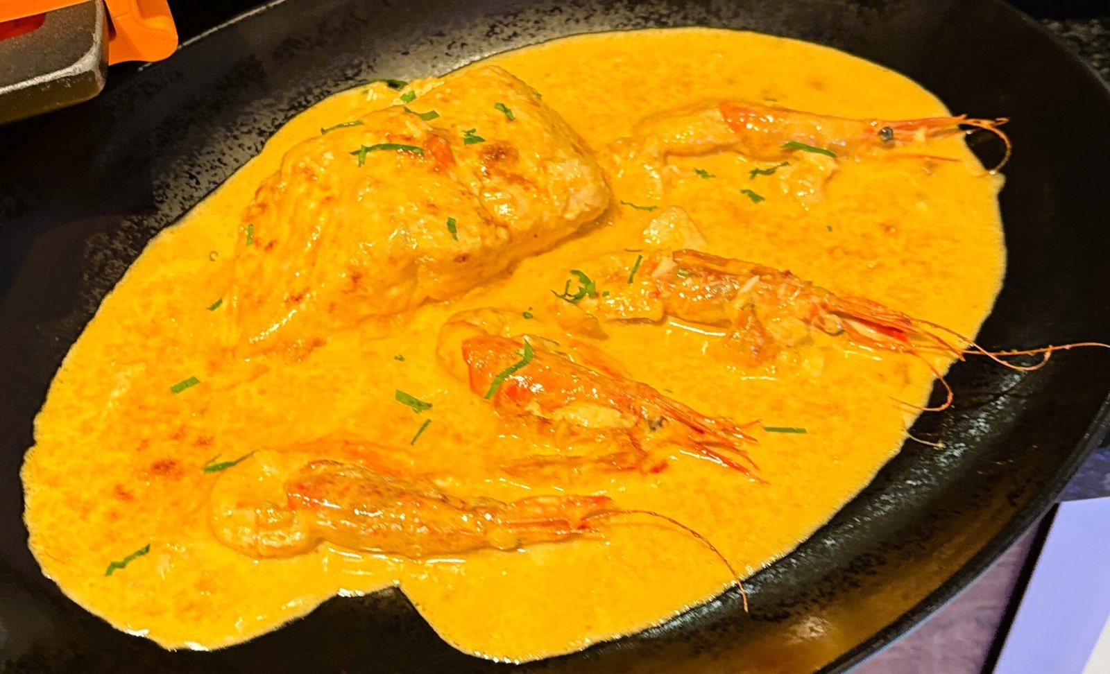 🍷Gaudeix de les nostres especialitats a la brasa, guisats tradicionals i arrossos | Sabors autèntics d’Andorra. 🥘🔥