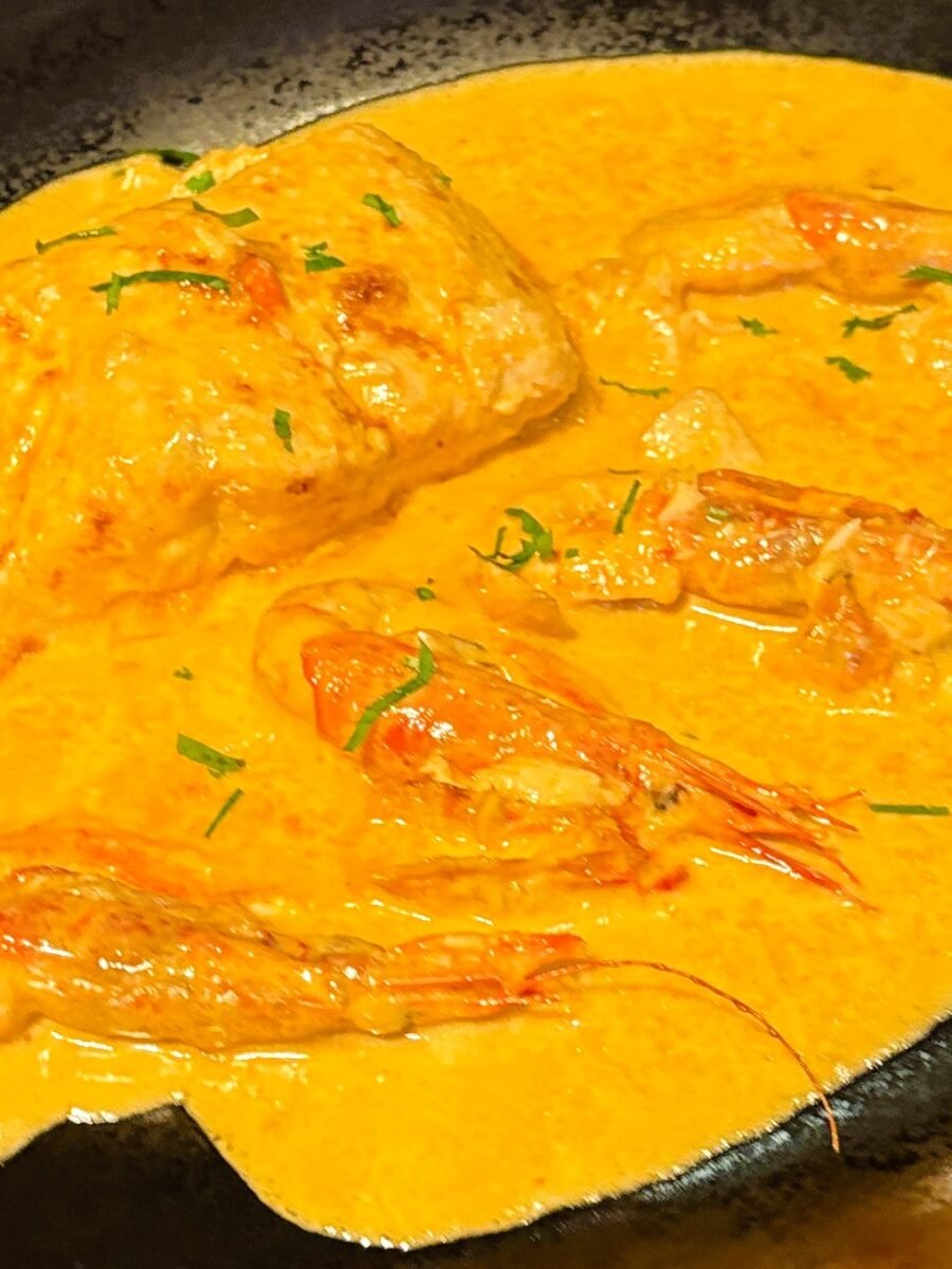 🍷Gaudeix de les nostres especialitats a la brasa, guisats tradicionals i arrossos | Sabors autèntics d’Andorra. 🥘🔥