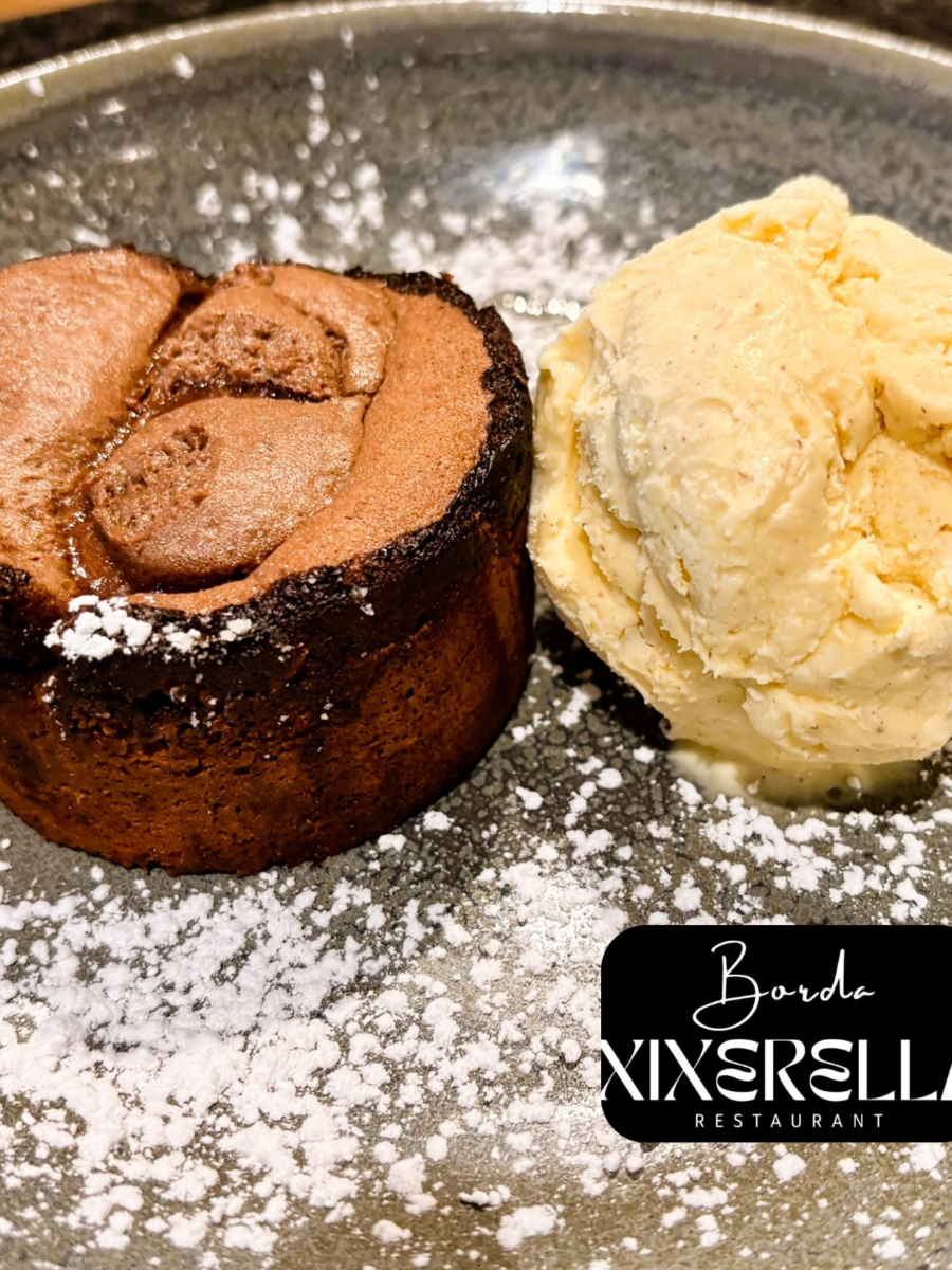 Ens enorgulleix oferir-vos les millors postres casolanes, i avui us presentem el Coulant de Xocolata Casolà!