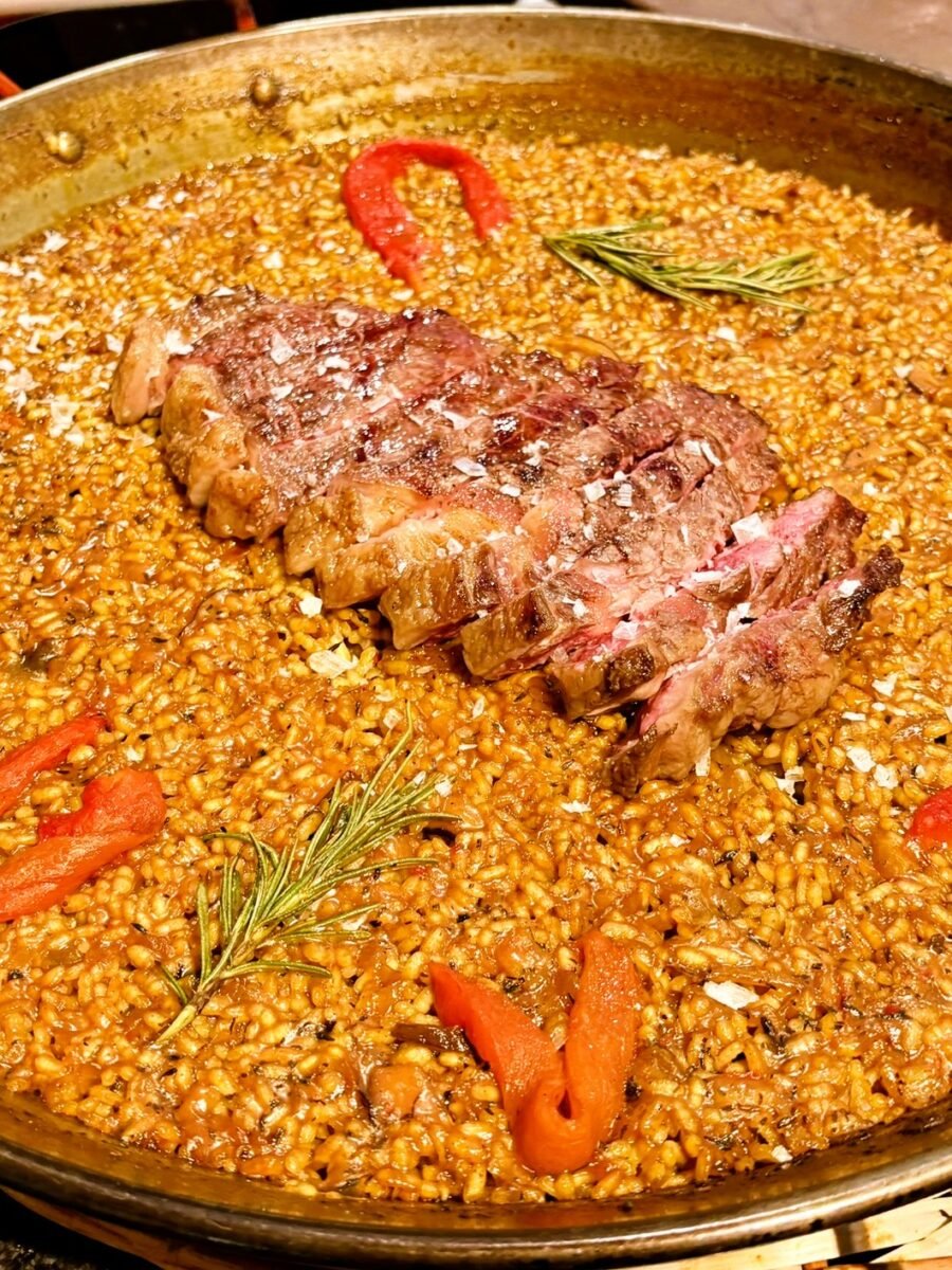 A Borda Xixerella, et portem un arròs d’entrecot madurat. La fusió del gust intens de l’entrecot madurat amb l’arròs és perfecte
