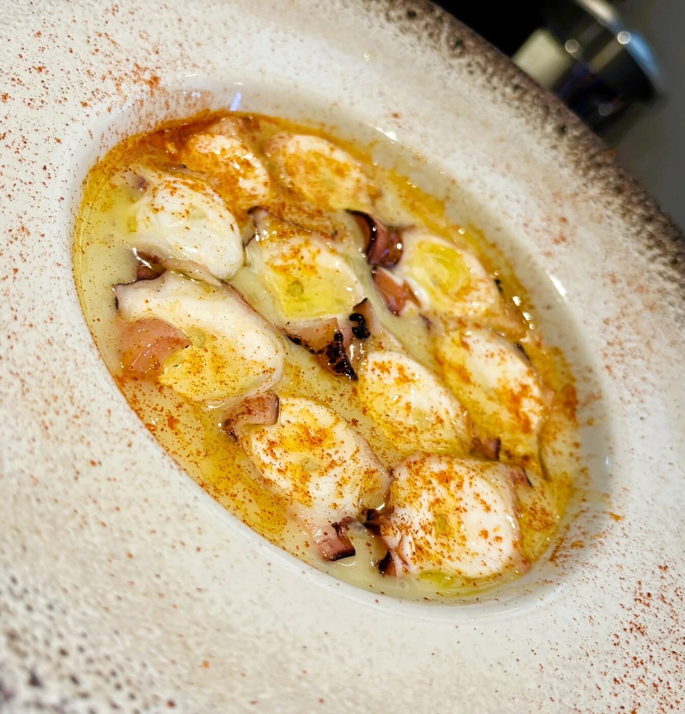 Pop Gallec amb Cremós de Patata i Aroma de Tòfona. Un plat que captiva a Borda Xixerella! 🍽️✨🐙🔥
