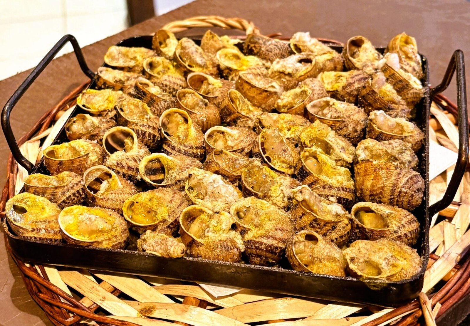 Borda Xixerella, la nostra passió per la gastronomia es reflecteix en cada detall, i això inclou la nostra selecció dels vins.  