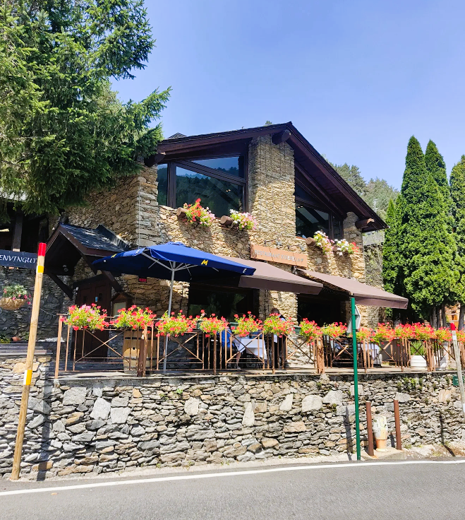 Les meilleurs avis de Restaurants en Andorre. Borda xixerella, Très bonne surprise. Adresse trouvée par hasard avec un mignon cadre. L’accueil a été chaleureux et agréable. Côté cuisine, si vous souhaitez déguster de la bonne viande, vous êtes au bon endroit : viande de qualité, cuite à la perfection. La carte est variée, et pour ma part, j’ai choisi un risotto, l’un des meilleurs que j’ai eu l’occasion de manger. Honnêtement, ne manquez pas cette adresse !