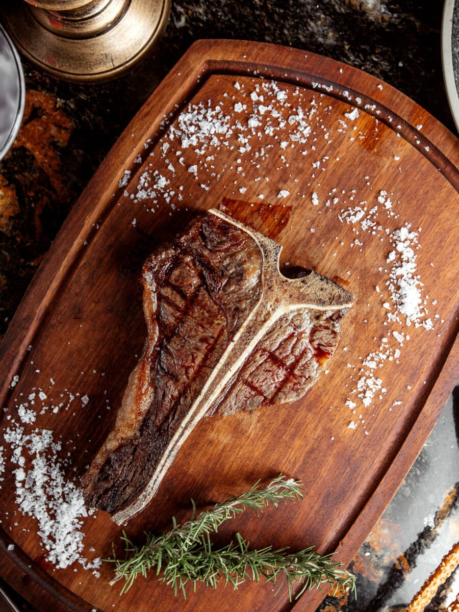 Borda Xixerella fieles a nuestra esencia: ofrecer las mejores carnes maduradas de razas, preparadas con mimo y respeto por la tradición