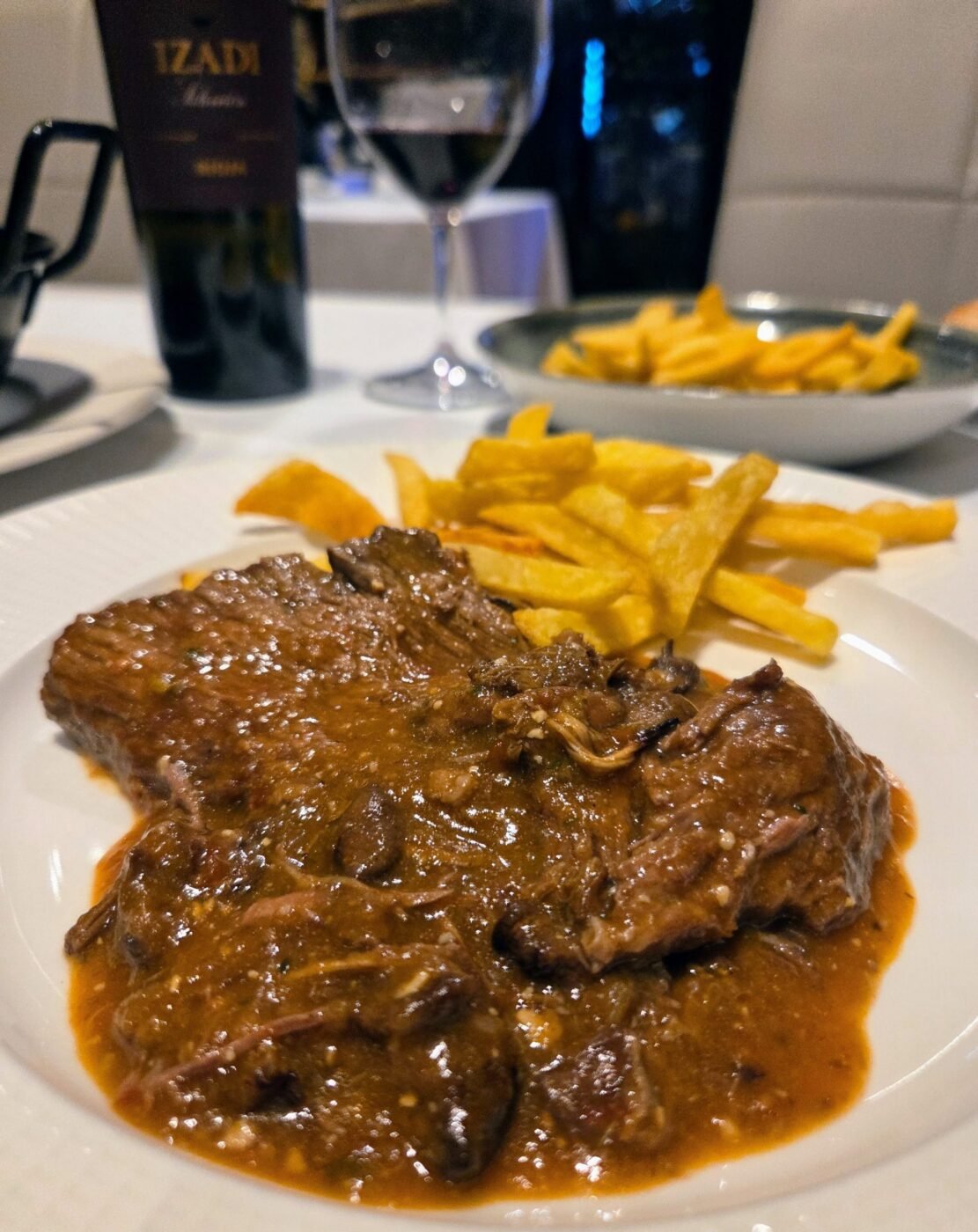 A la Borda Xixerella fricandó tradicional, cuinat pel xef Paulo amb tota la cura i respecte per la recepta original.