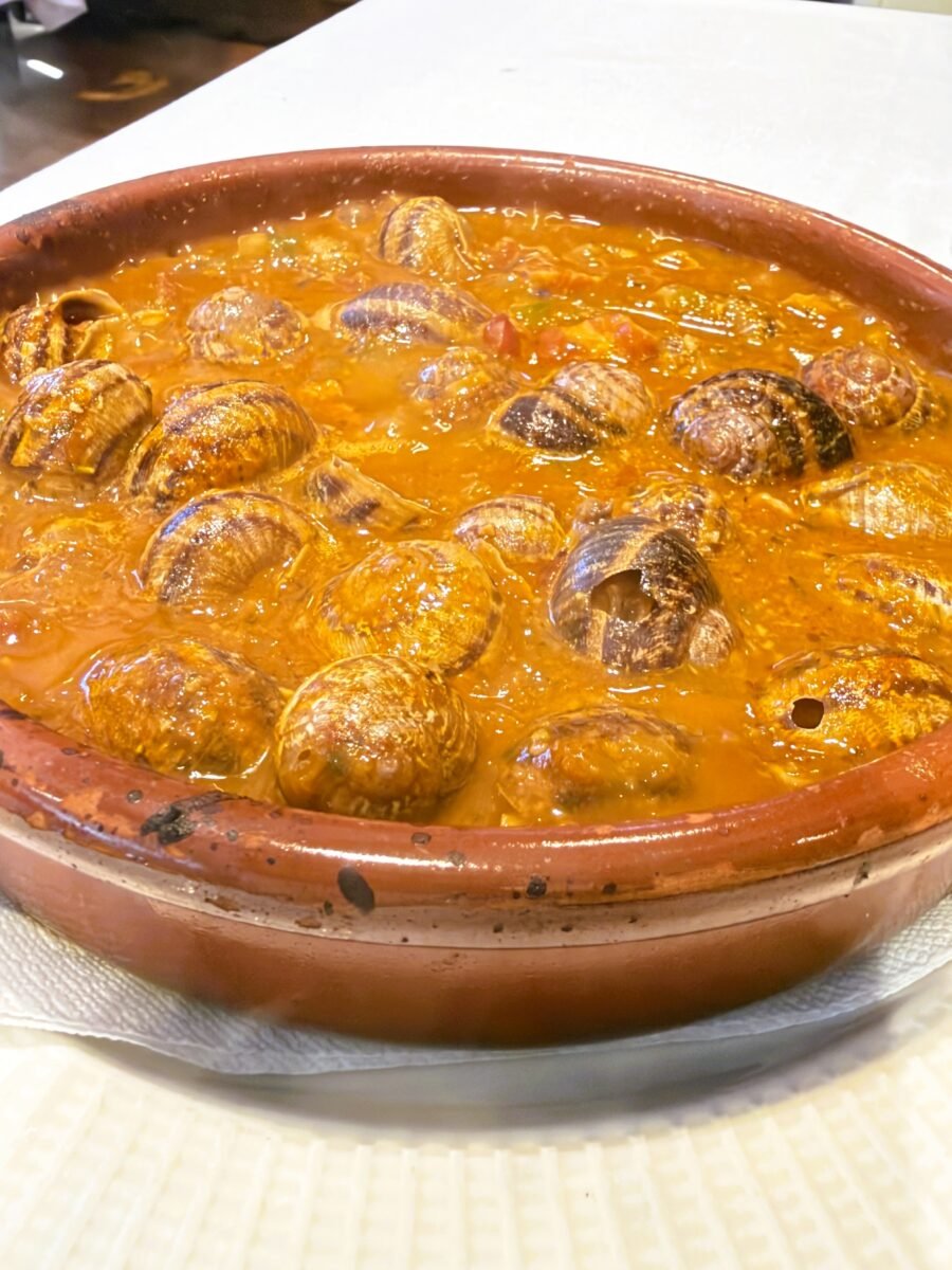 A la Borda Xixerella, els cargols a la catalana són una d’aquelles elaboracions tradicionals que han passat de generació en generació, mantenint intacta tota la seva essència.